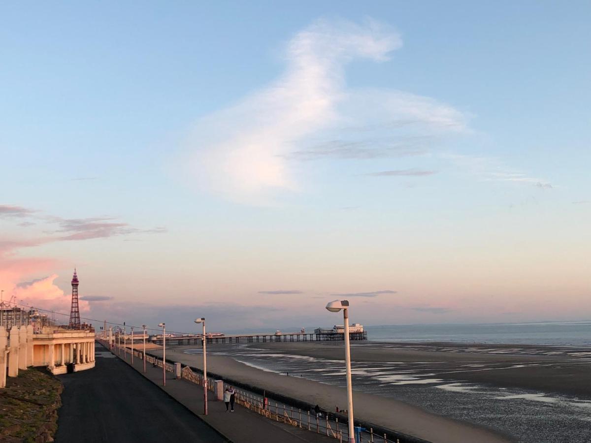 Cherry Blossom Inn Blackpool Luaran gambar